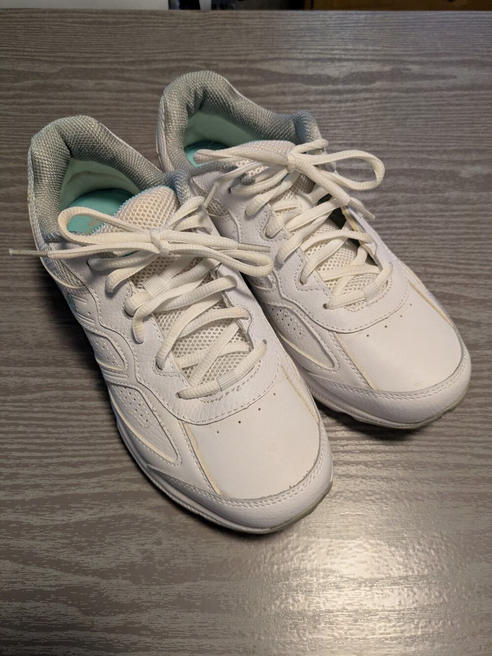 FILA Women's 8.5 Memory Glimpse Walking Shoes Cool Max Foam 5SK60137-147 white
